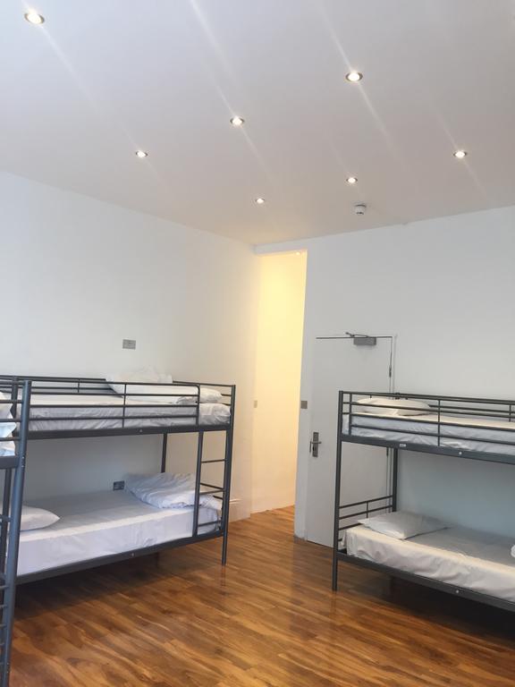 Barkston Earls Court Hostal